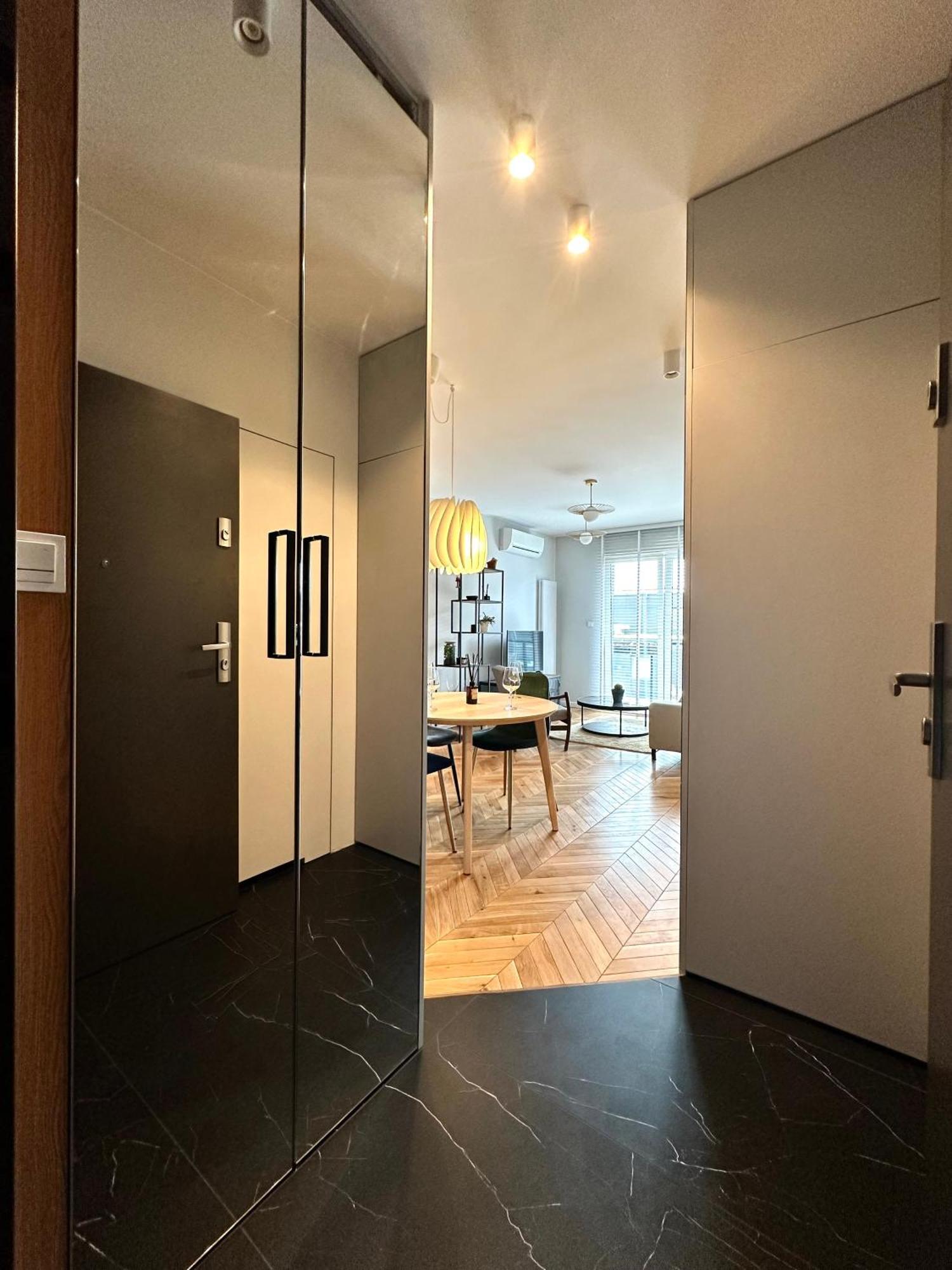 Mieszczanska 25 Apartment - Self Check-In 20H - Parking & Lift 弗罗茨瓦夫 外观 照片