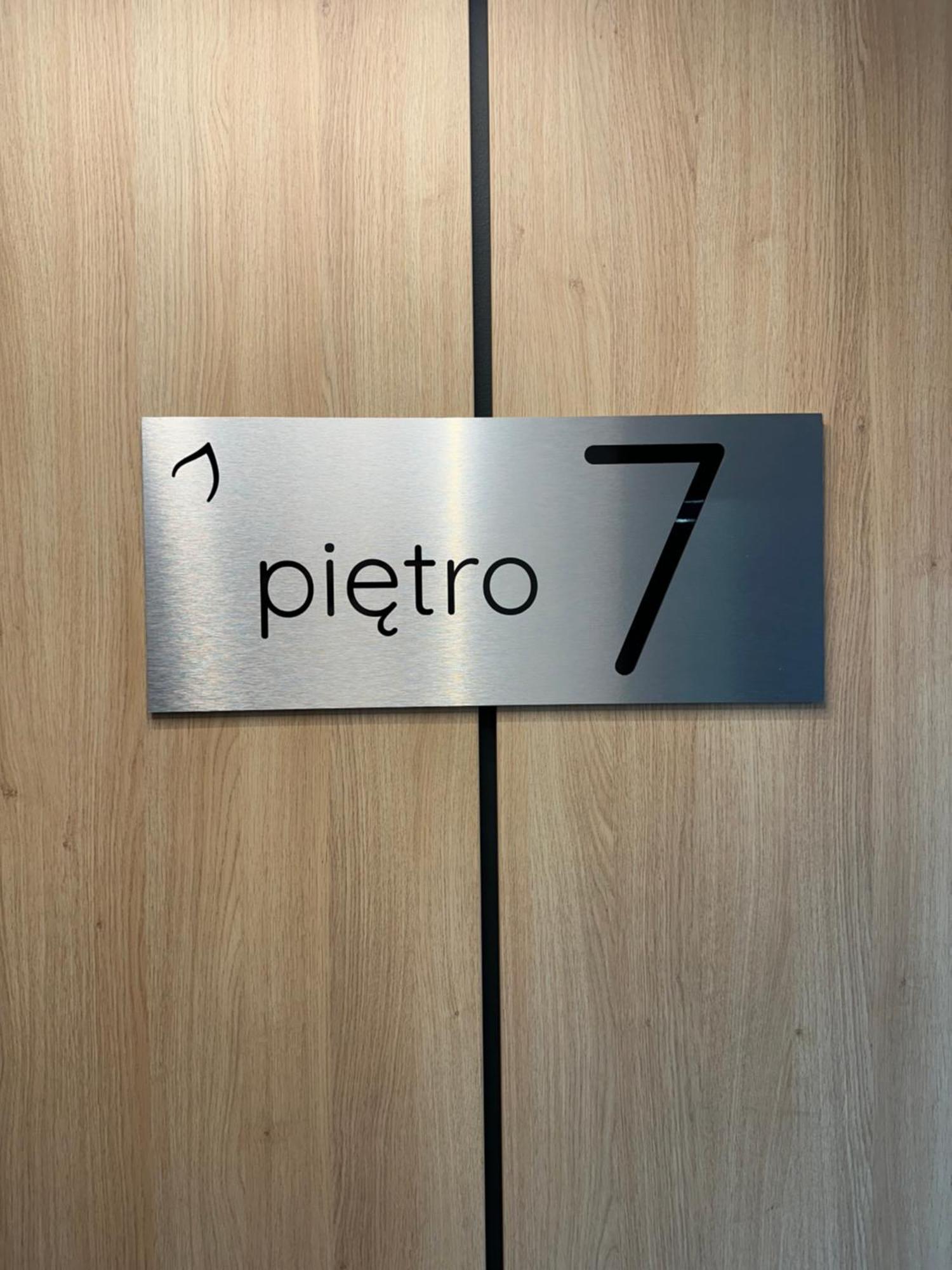 Mieszczanska 25 Apartment - Self Check-In 20H - Parking & Lift 弗罗茨瓦夫 外观 照片